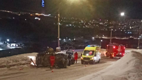 ДТП с переворотом на улице Маклакова в Мурманске