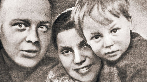 Гайдар с семьей в Архангельске