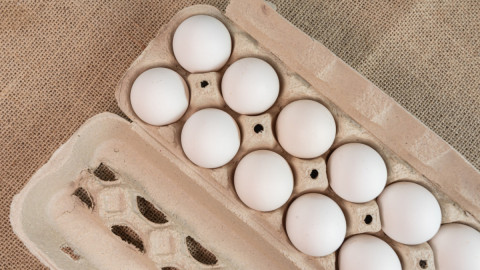 Лоток с яйцами