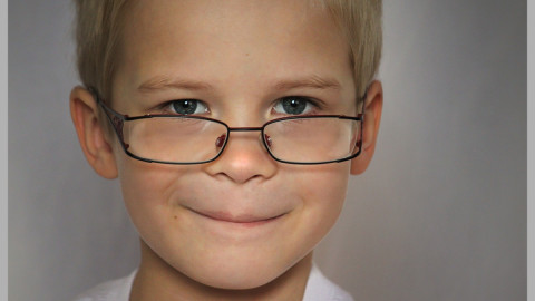 Мальчик в очках