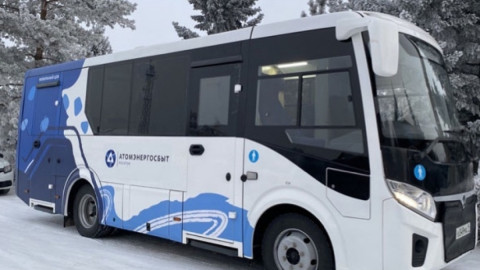 Автобус в сугробах