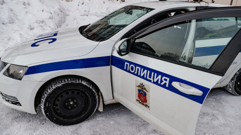 автомобиль ДПС на улице