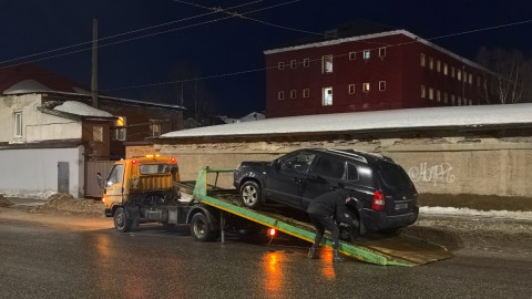 Автомобиль на эвакуаторе