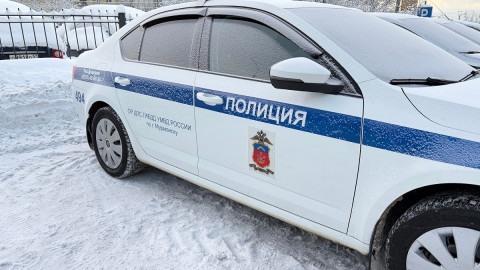 автомобиль ГИБДД на улице