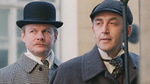 Два человека. Кадр из сериала