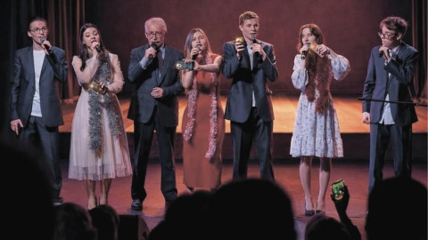 Студенты поют