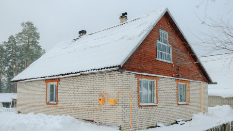 Частный дом зимой