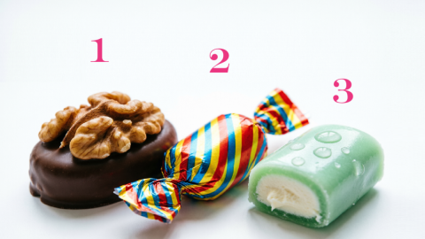 три конфеты