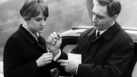 Мужчина и женщина в кадре