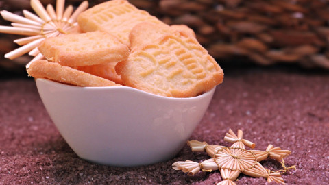 Печенье в миске