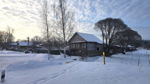 Частный дом и снег