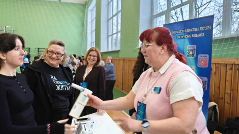 Студентка и преподаватель