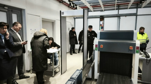 Пассажиры в терминале