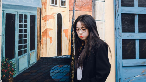 Девушка в очках