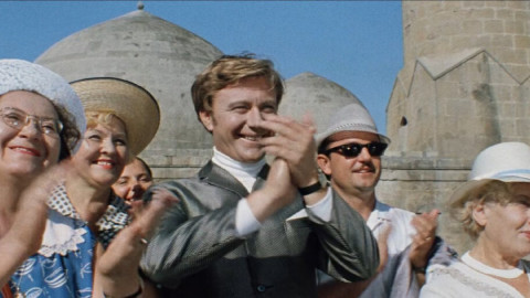 Люди хлопают