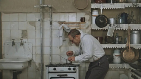 Кадр из&nbsp;фильма &laquo;Покровские ворота&raquo;