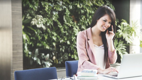 Красивая женщина