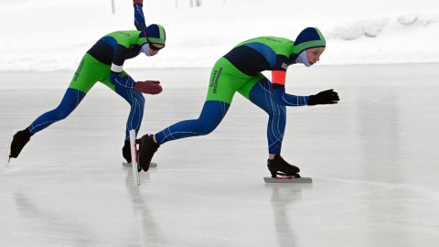 Конькобежцы во время соревнований
