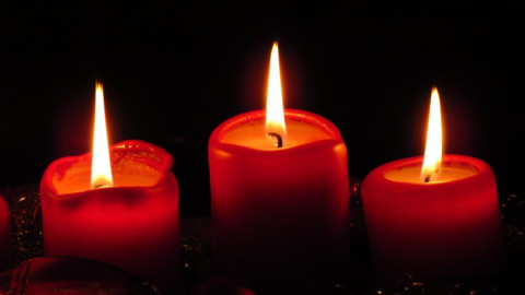 Горящие свечи