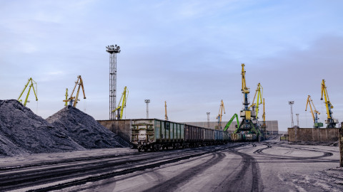 Торговый порт в Мурманске