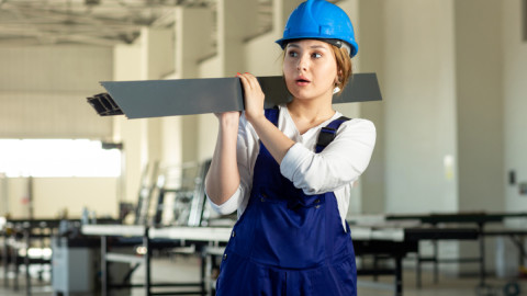 Женщина на стройке