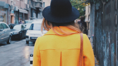 Женщина в пальто