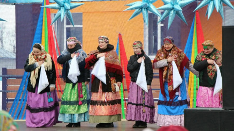 выступления творческих коллективов на празднике Севера