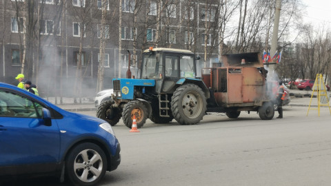 трактор, ремонт дорог