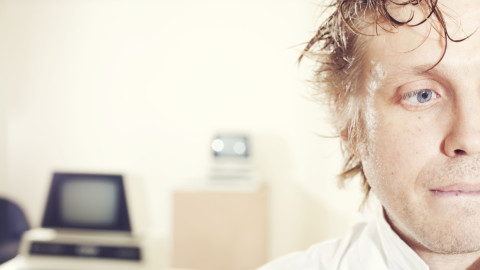 Человек в белом