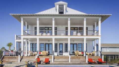 Дом с мансардой