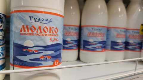 Бутылки с туломским молоком