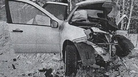 Автомобиль после аварии на трассе