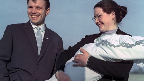 Гагариной с женой и дочерью