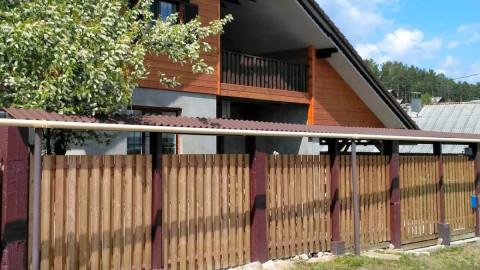 Забор и дом