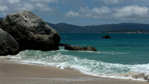 Пляж и теплое море