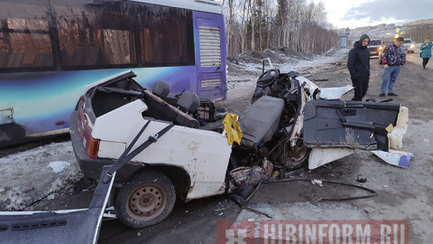 Разбитая в ДТП машина