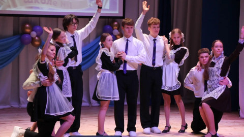 ученики во время концерта