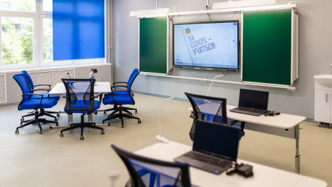 новое оборудование в школьном классе