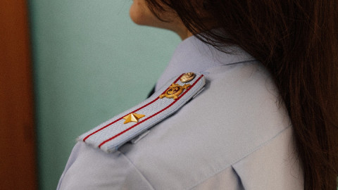 женщина полицейский в форме