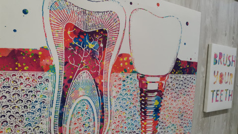 Плакат с зубом