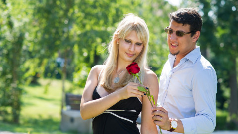 Пара и цветок