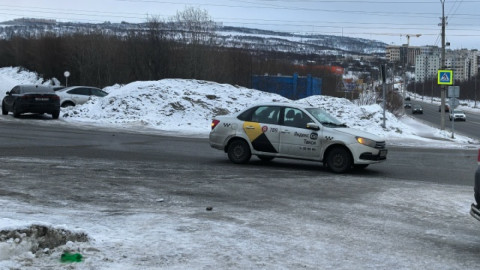 Такси на дороге