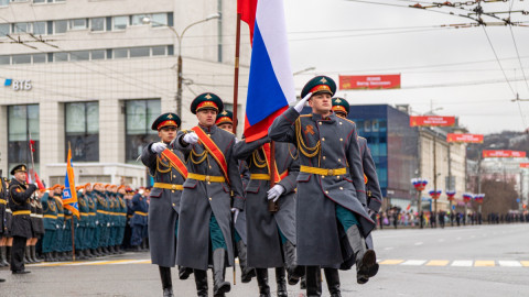 Парад Победы в центре Мурманска