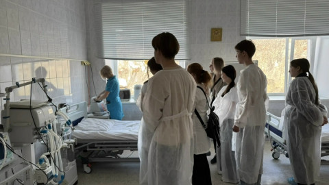 общение врача и школьников