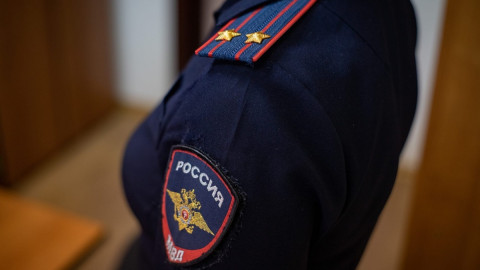 женщина полицейский в форме