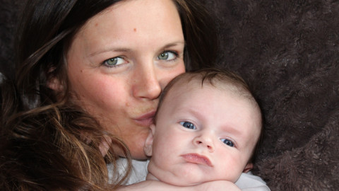 Женщина с ребёнком