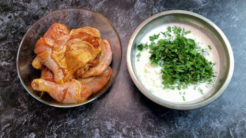 Курица и кефир