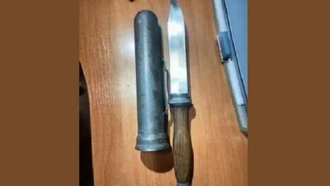 нож водолаза на столе