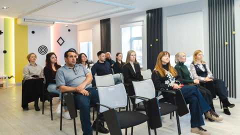 люди в аудитории