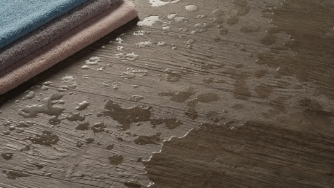 вода на ламинате